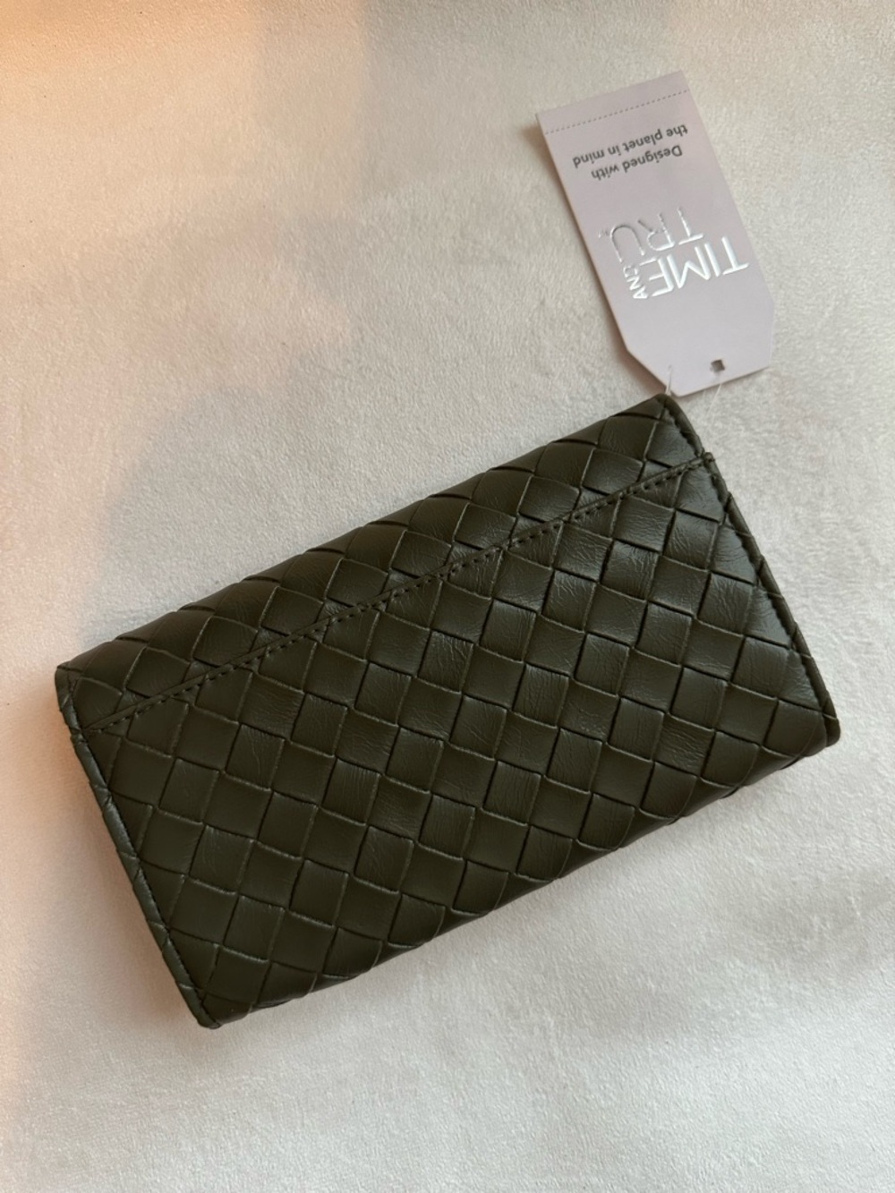 NWTS Time and Tru Olive Woven Envelope Wallet with Gold Tone Hardware - Picture 2 of 6